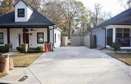 A Cabin in the City with a 5 Star Lush Backyard - Foto 4