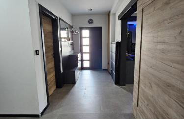 Villa Joy with Pool,Jacuzzi,E Auto Station - Foto 6