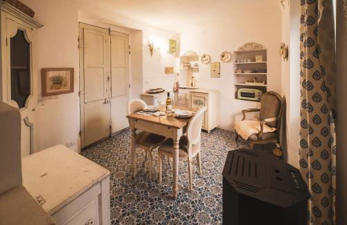 Lake House - Photo 5