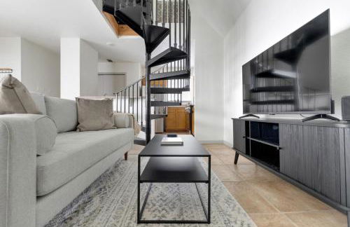 Blueground Downtown Austin pool nr Texas State Capitol ATX-342 - Foto 3