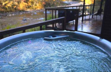 Riverfront Cabin, Nordic Hot Tub, Dog-Friendly - Foto 2