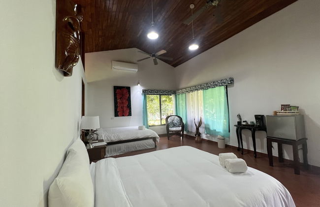 Blue Banyan Inn - Photo 2