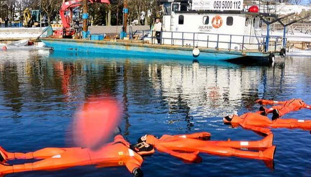 En train de flotter à Helsinki