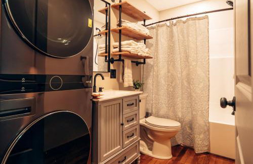 Bell Tower Suite Private Riverfront Stay Near Charleston WV - Foto 30