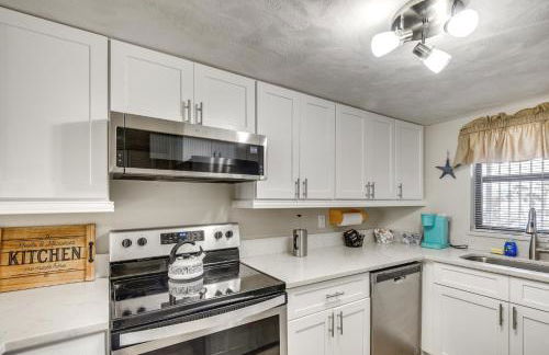 Daytona Condo with Community Pool, Walk to Beach! - Foto 12