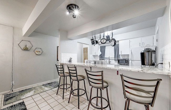 Centrally Located in Historic Tarrytown - Photo 8