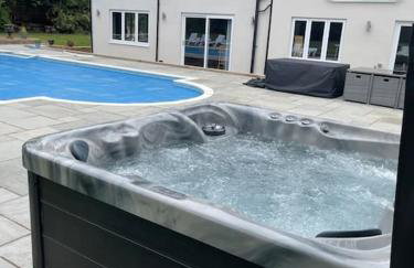 Luxury house with pool and hot tub - sleeps 16 - Foto 8