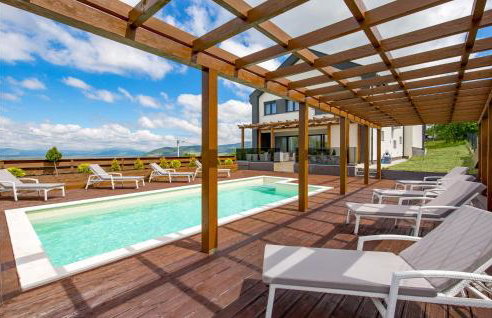 Nice Home In Udbina With Sauna - Photo 10