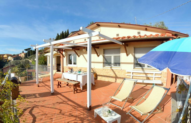 Holiday Home in Massarosa With Pool & Hill Views - Foto 24