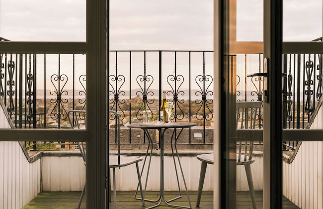 Royal Garden Apartments New Town - Photo 32