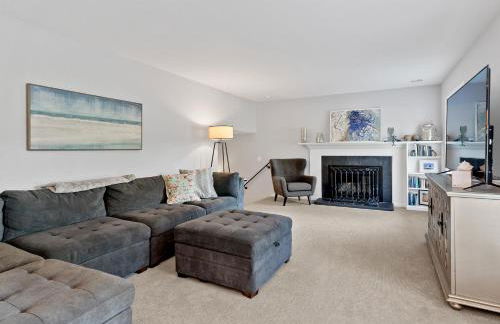 Hillside Cottage- Great Vacation Rental with Private Pool - Foto 24