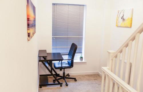 Beautifully Fab 3 bedroom 4 beds New home 8 guests Stretford Trafford - Foto 10