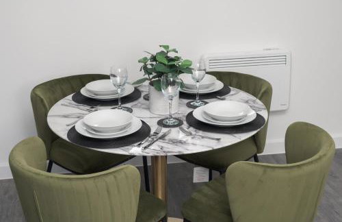 Lovely Home Near Canal, Park, & Central MK - Foto 17