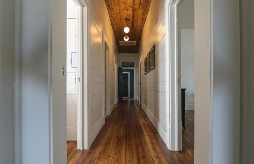 Restored 1930s Uptown Bungalow 2 min to Magnolia Silos - Photo 28