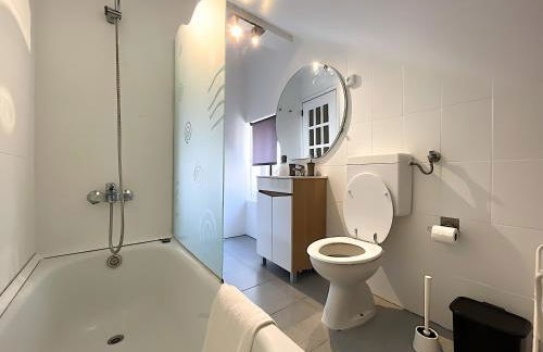 Cozy 3 Bedroom Apartment in Belem Lisbon 3 to 5 Guests - Photo 35