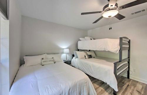 Luxe Lakehouse with Sunset Views on Lake Palestine! - Foto 26