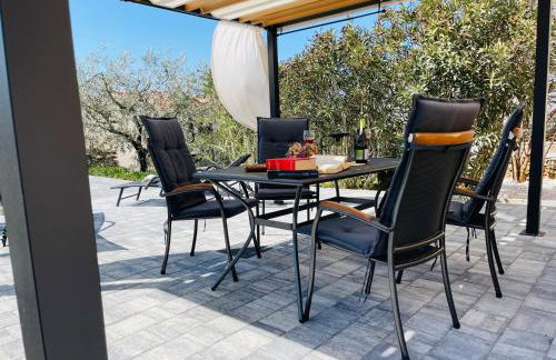 Holiday House Tesser with Pool - Foto 19