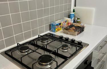 Live Like a Local in Barry, 4-Bed Home Near the Beach, Dog-Friendly, with all the Gavin & Stacey Charm! - Foto 5