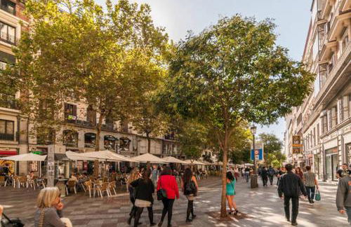 M&F Apartaments Gran Via - Photo 41