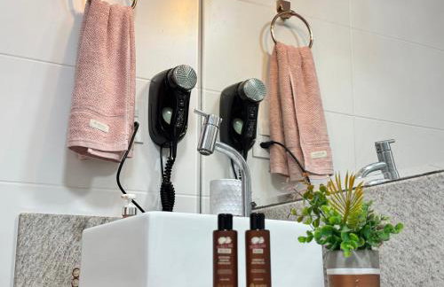 Magnífico APARTAMENTO de Charme - 3 quartos AR CONDICIONADOS SPLIT - Beira Mar, 2 banheiros, 2 Vagas Garagem, 4 Varandas, 2 Elevadores, Redes para Descanso, Wi-Fi, Air Fryer, Disney Plus, HBO Max, Cadeiras de Praia e Caixa Térmica - Photo 29