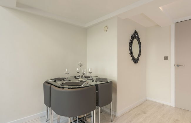 Union Bank Apartments - Photo 17