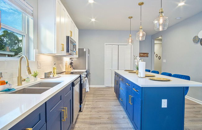 Lovely Charming 4BR 2 5BA Near Downtown s Prime - Foto 10