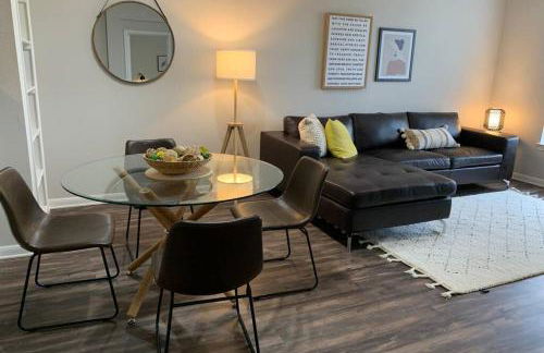 Newly Furnished 1BR Apartment w/ Hermann Park View - Foto 11