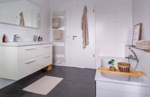Penthouse-Ferienwohnung Wolfsburg mit Dachterrasse WLAN Smart-TV überdachter Parkplatz Wallbox - Foto 7