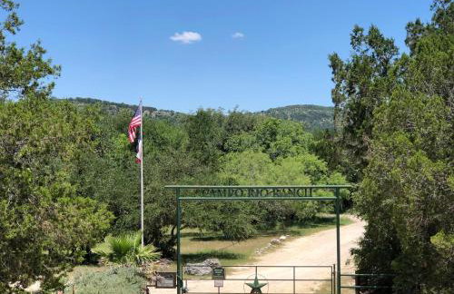 Nueces River Cabins-Elm Cabin - Foto 14