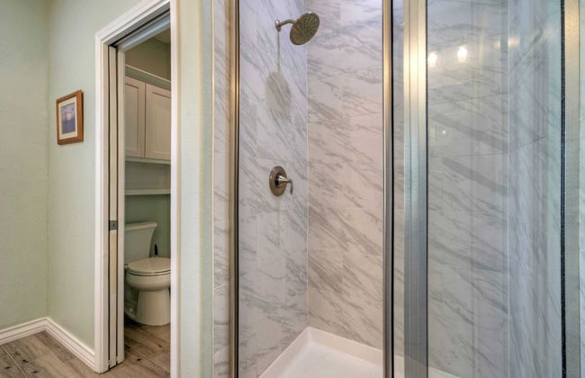 Sleeps 26 2 Homes w/ Waterfront Pool + Boat Dock Laguna Village Escape - Foto 19