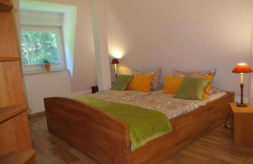 Weisses-Haus-am-Kurpark-Fewo-Waldblick - Foto 15