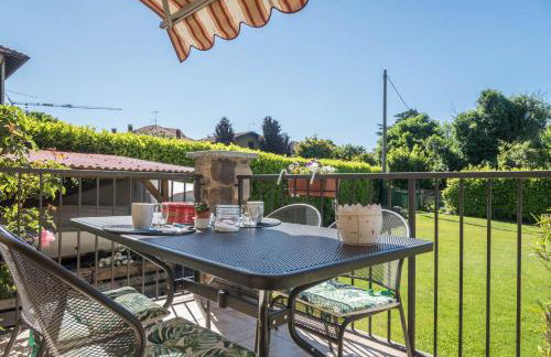 Tinas yellow home - Photo 7