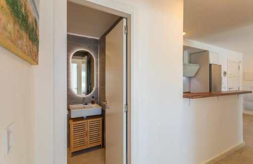 Apartamento con terraza, piscina y parking - Foto 9