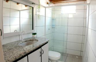 Casa Perto das melhores praias Florianópolis, 8 pessoas, ar condicionado, tv, wifi, cozinha completa, lavanderia, - Foto 7