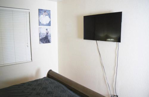 Single Story Beautiful home - Photo 3