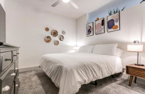 Stylish Condo facing Riverwalk with Free Parking Pet Friendly Centrally Located on the Riverwalk - Foto 17