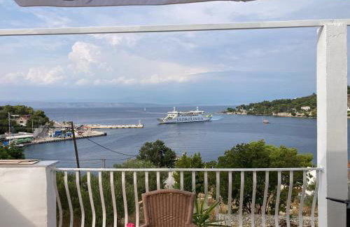 Rustic Rogac Apartment - Sea and Silence - Photo 12