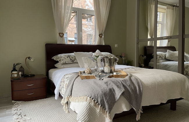 Exquisite 1Br/Ba Apt w/Free Parking in City Center - Foto 2