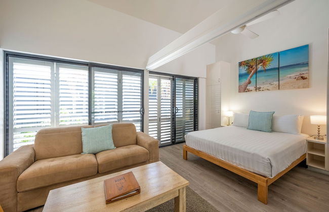 Julians Apartments - Photo 5