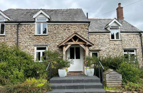 Luxury Farmhouse Retreat with Private Hot Tub & EV - Foto 30