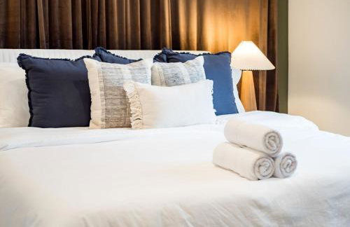 Rooftop Patio, Hot Tub and Games City Escape - Foto 29