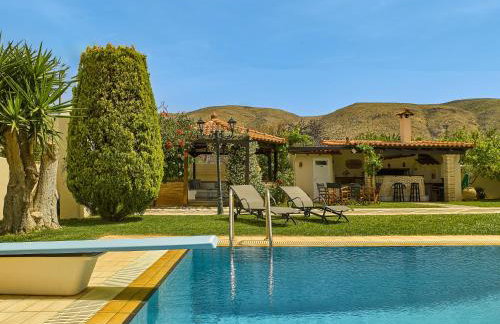 Renko Royal Villa - Private Infinity Pool & Garden - Athens Riviera - Foto 11