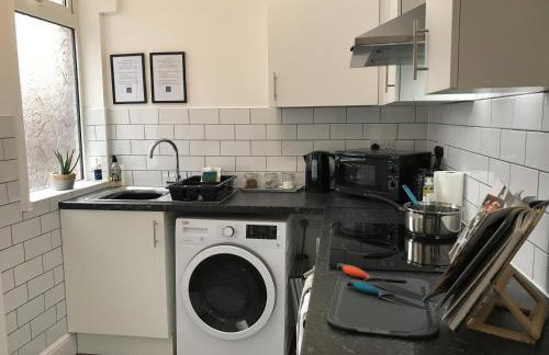 Bright Spacious 3-bed With Office & Patio, Preston - Foto 6