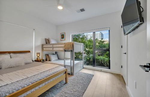 HUGE downtown corner unit- Pool-Gym-Walk 2 Broadway - Foto 18