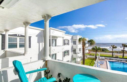 Oceanfront Elysium with a pool - Photo 20