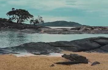 Suítes Guarapari poucos passos do mar - Foto 1