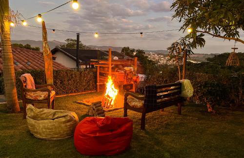 Casa de Hospedes Chalé Rustico com Banheira e Piscina Privativa a 1h de SP Espaço Totalmente Privativo - Foto 56