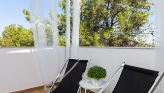 Nisos Villa, Pool & Heated SpaWhirlpool, Walking to Beach, By ThinkVilla - Foto 5, sunbed