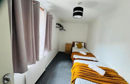 Town centre with parking - Foto 10