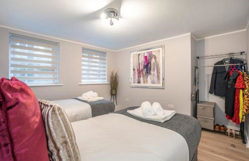 Charming Apartment In Andover Town Centre 55'' 4K Smart TV Netflix - Photo 9